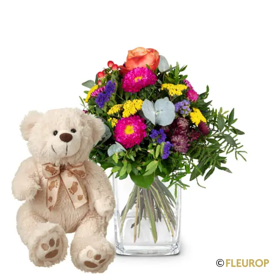 Kleiner Blumenbote mit Teddybär