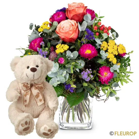 Kleiner Blumenbote mit Teddybär