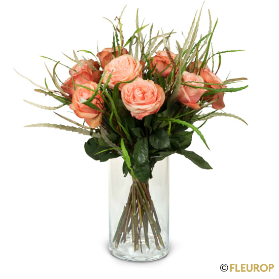 [78446] 12 lachsfarbene Rosen mit Grün