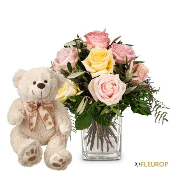 Herzlicher Rosengruss mit Teddybär