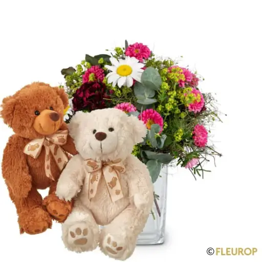 Natürlicher Sommerstrauss mit Teddybärenpaar